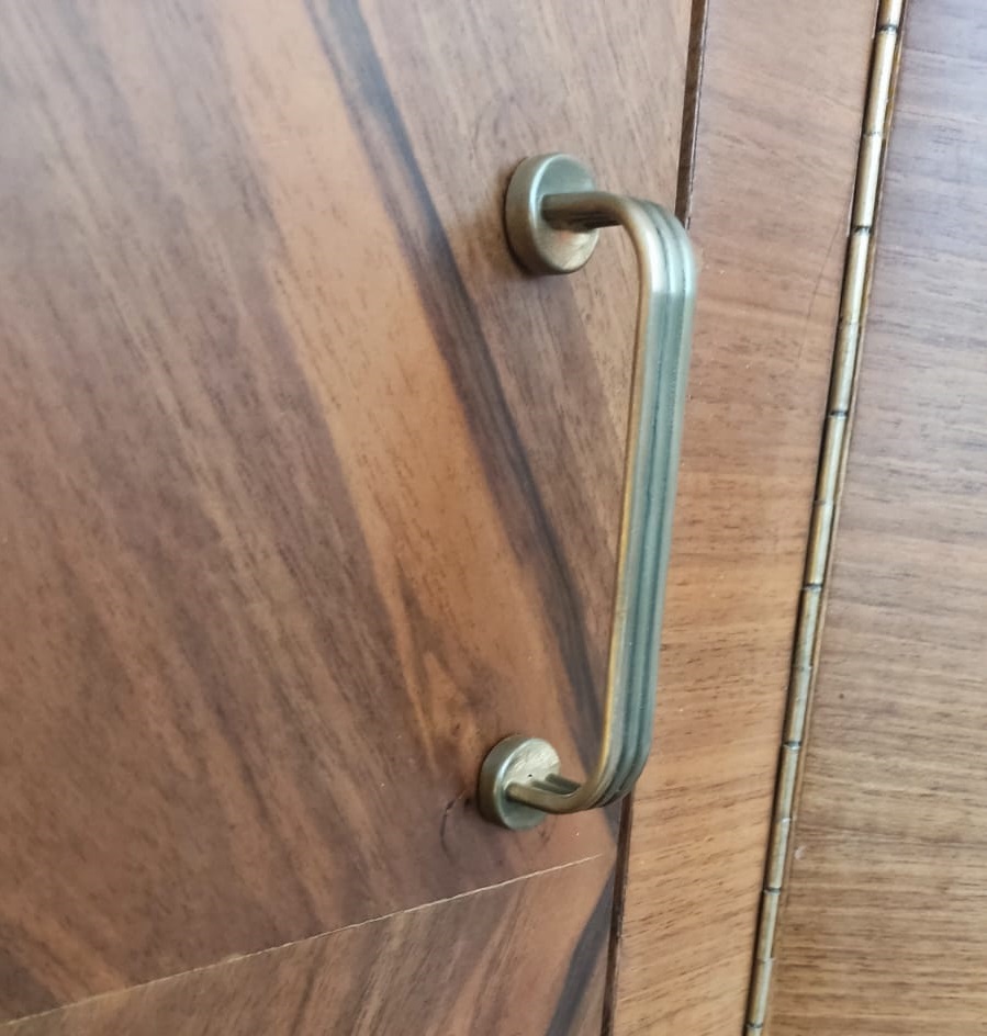 Ручка-скоба для дверцы шкафа из латуни