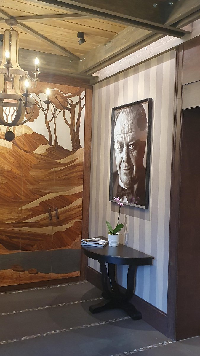 Дверные ручки с оленями