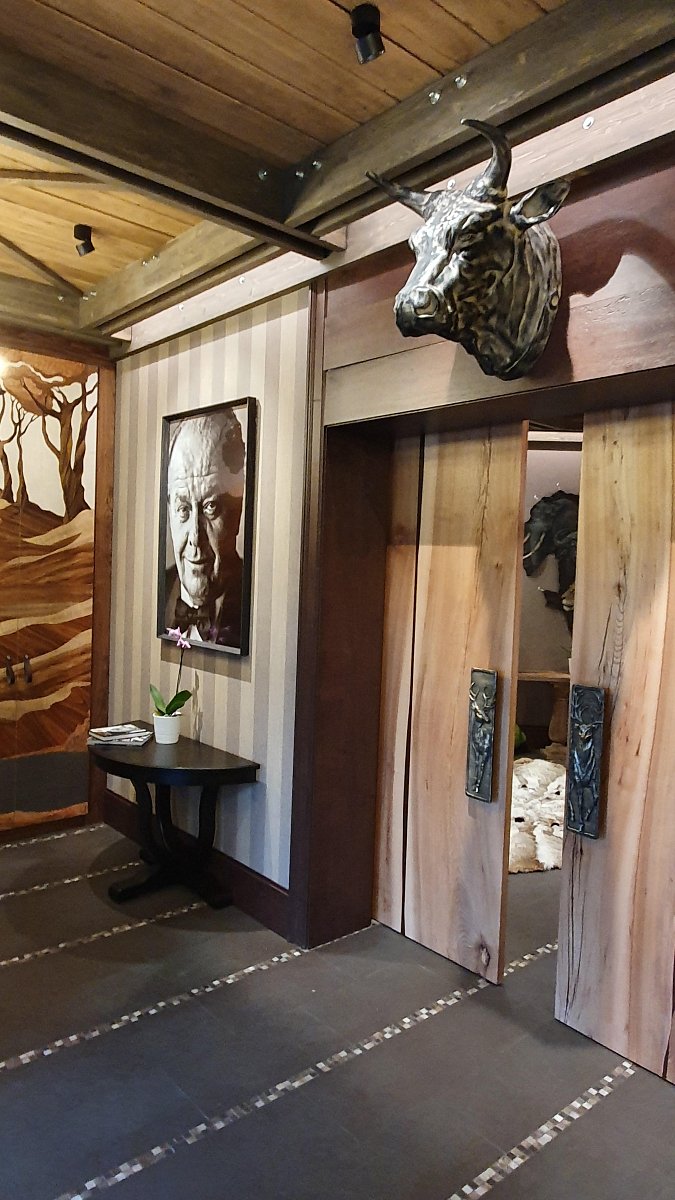 Дверные ручки с оленями