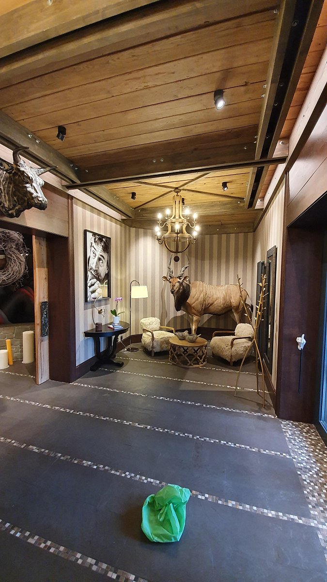 Дверные ручки с оленями