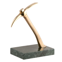 Сувенир "кирка на камне"