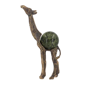 Жираф с камнем П2283