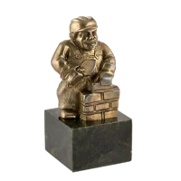 Скульптура "Строитель"