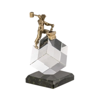 Скульптура "Кузнец"